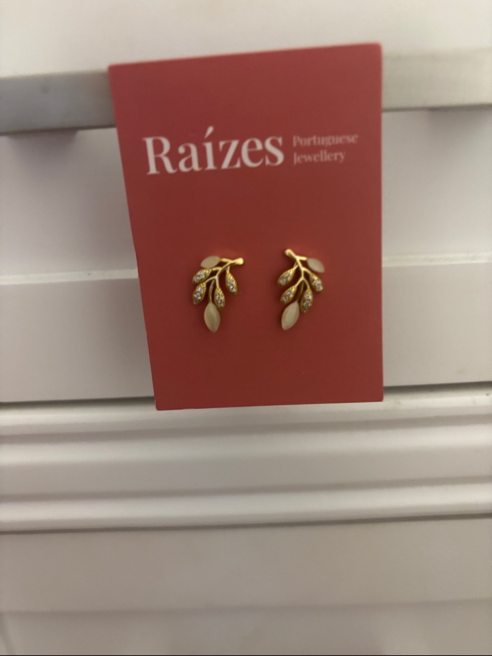 Raises Portuguese Leaf Stud Earrings